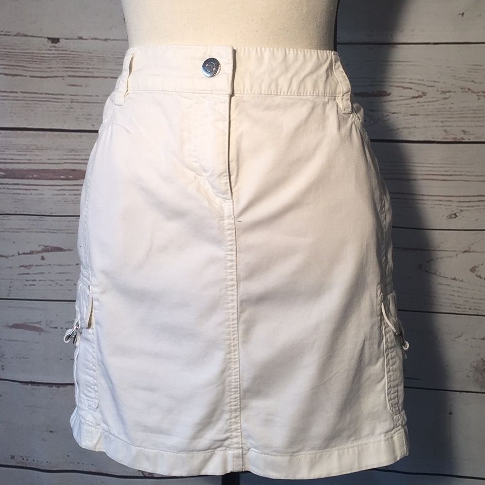 ❤️2/$10 White House Black Market white skirt